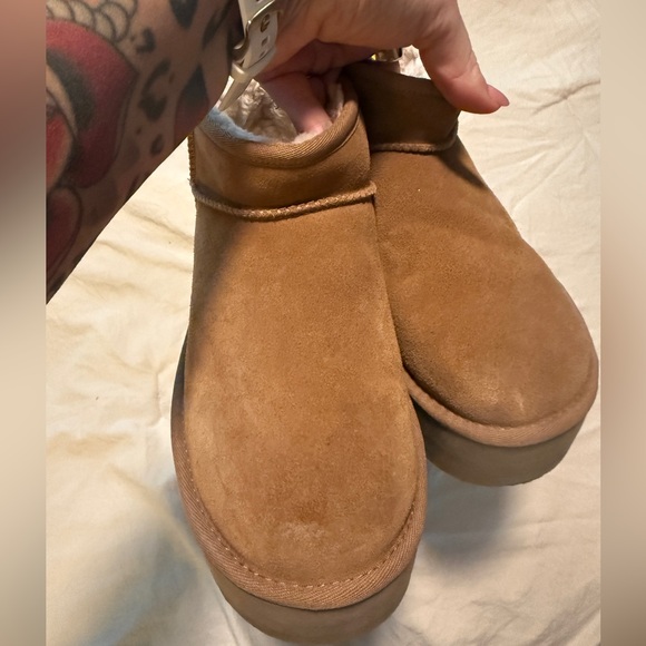 UGG Ultra Mini Platform Chesnut - Picture 2 of 5
